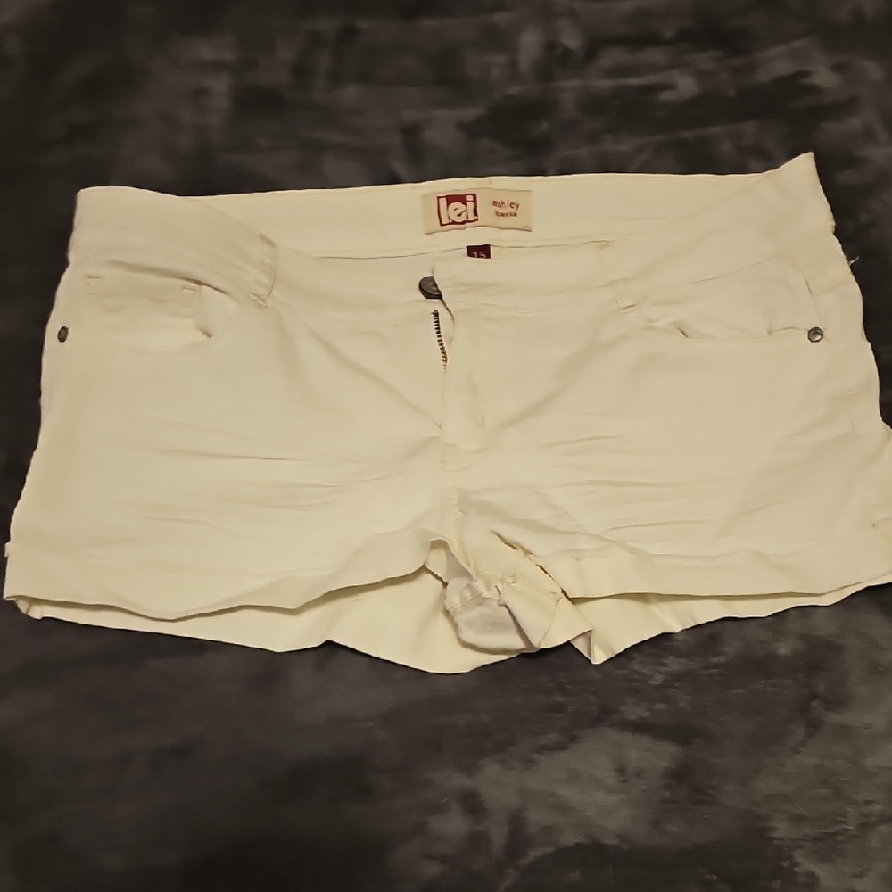 LEI Women's Cream Jean Shorts